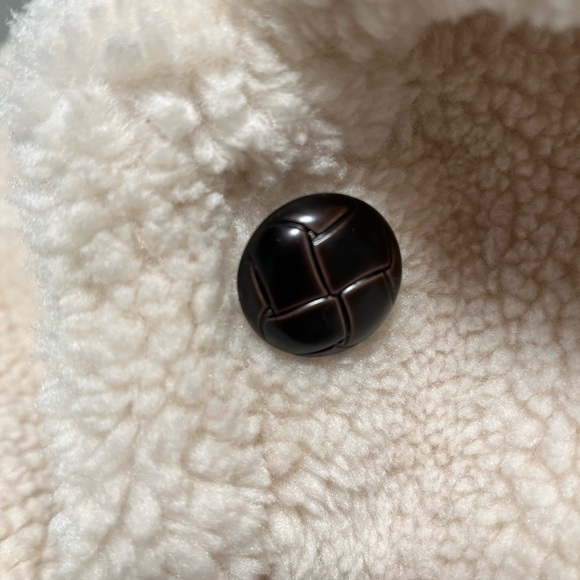 GAP faux Sherpa like new no damage size L - Picture 3 of 4